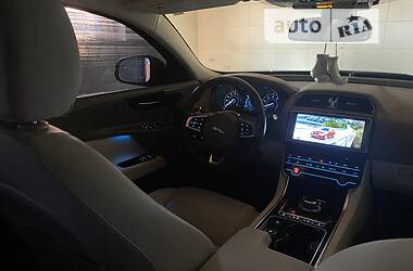Седан Jaguar XE 2016 в Полтаве