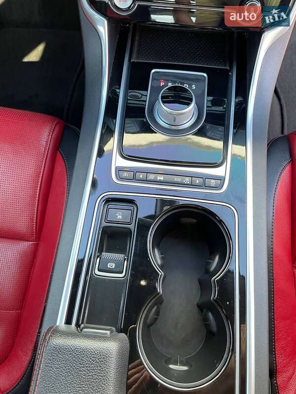 Седан Jaguar XE 2015 в Тячеві фото 16 Седан Jaguar XE 2015 в Тячеві