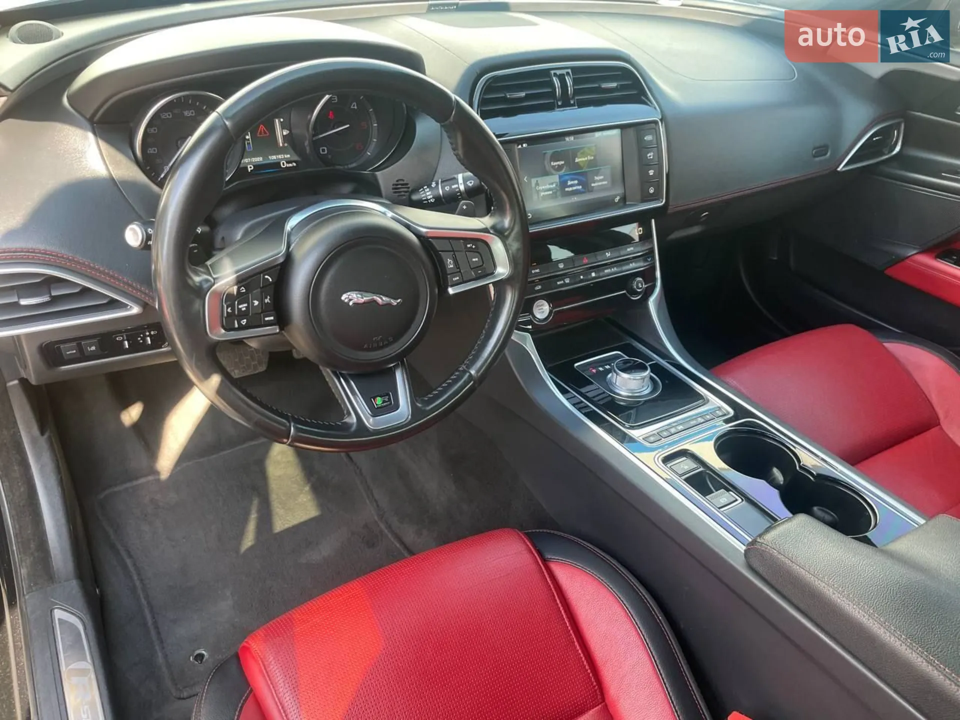 2015 Jaguar XE - мініатюра 26