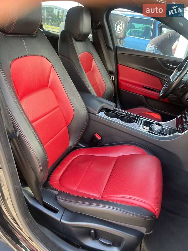 Седан Jaguar XE 2015 в Тячеві фото 32 Седан Jaguar XE 2015 в Тячеві