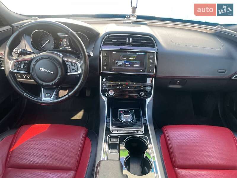 Седан Jaguar XE 2015 в Тячеві фото 29 Седан Jaguar XE 2015 в Тячеві