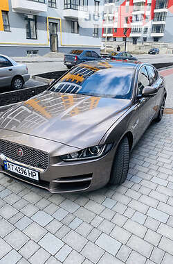 Седан Jaguar XE 2016 в Івано-Франківську