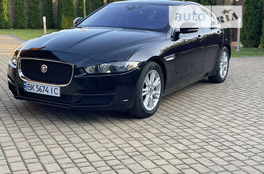 Седан Jaguar XE 2016 в Ровно
