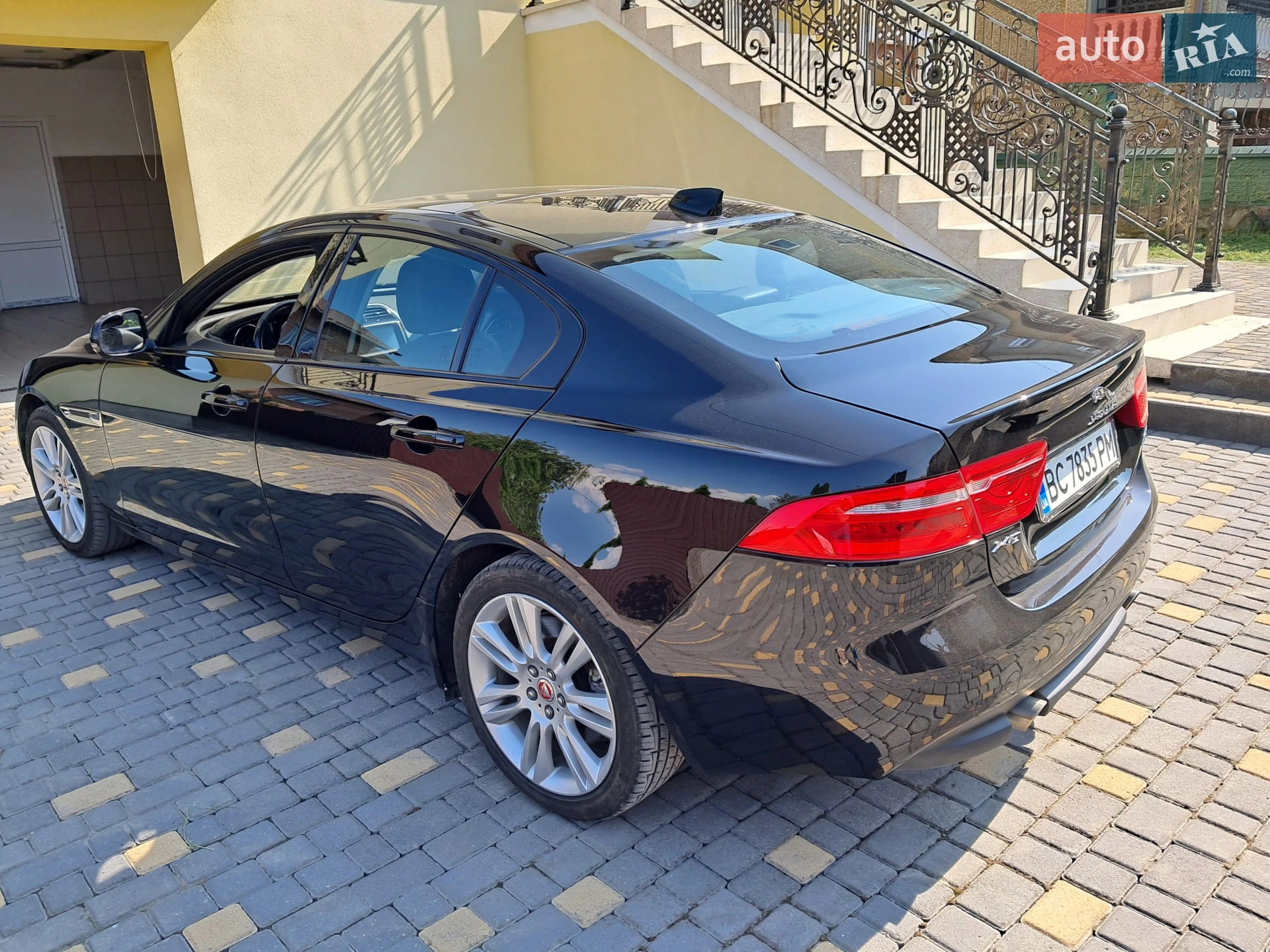 2019 Jaguar XE - мініатюра 16