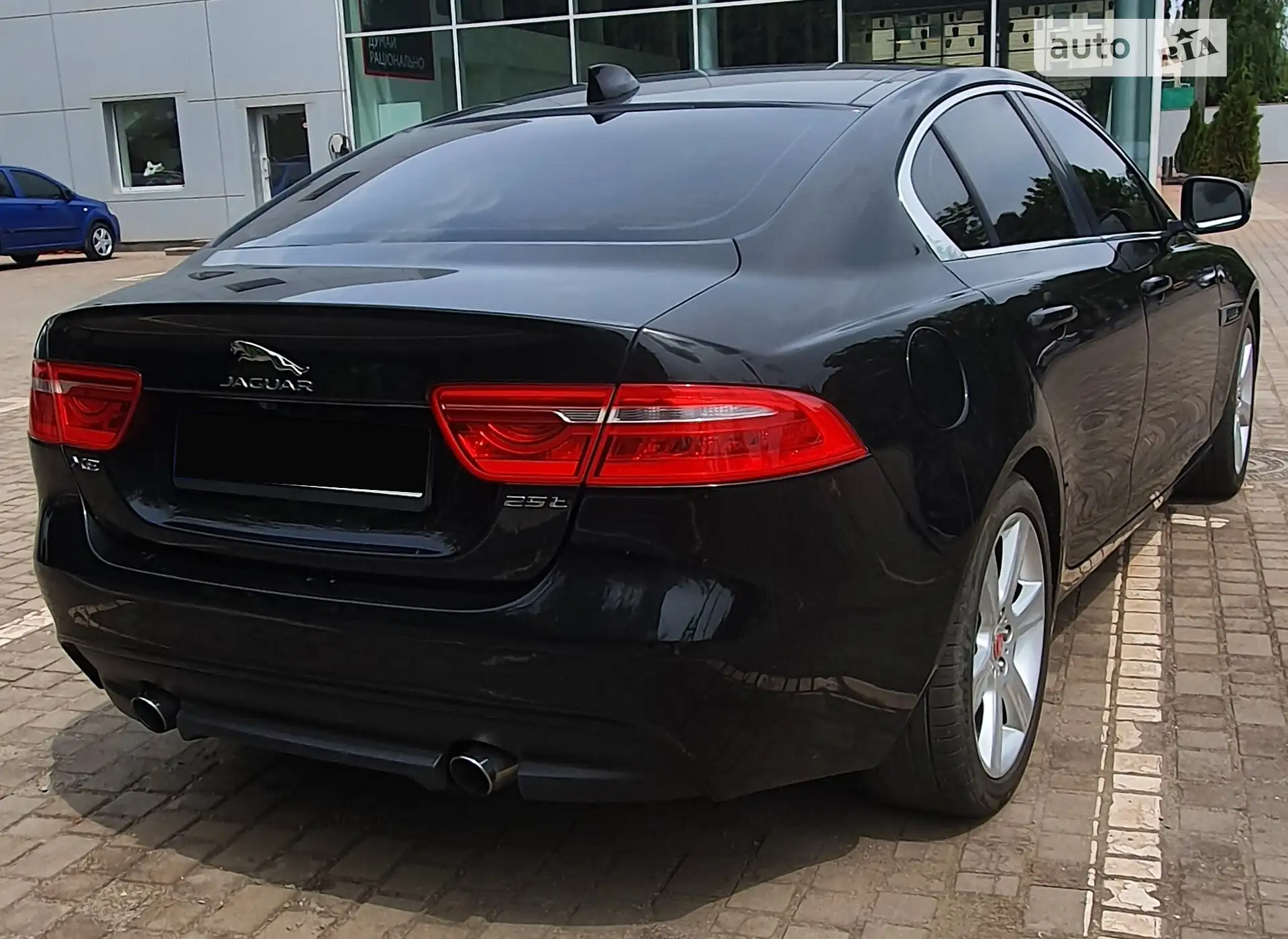 2016 Jaguar XE - мініатюра 12
