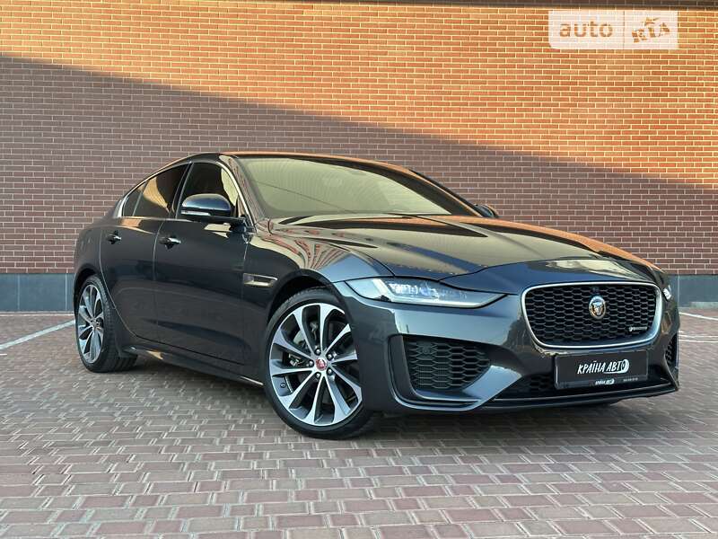 Седан Jaguar XE 2020 в Киеве