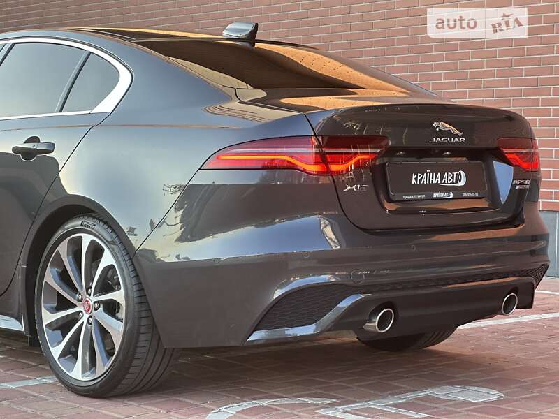 Седан Jaguar XE 2020 в Киеве