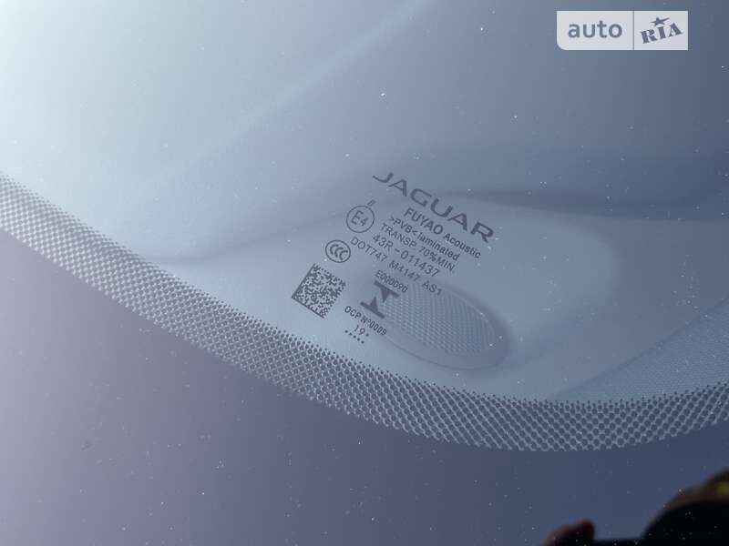 Седан Jaguar XE 2020 в Киеве