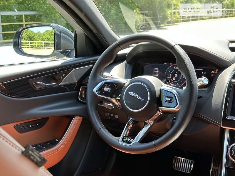 Седан Jaguar XE 2020 в Киеве