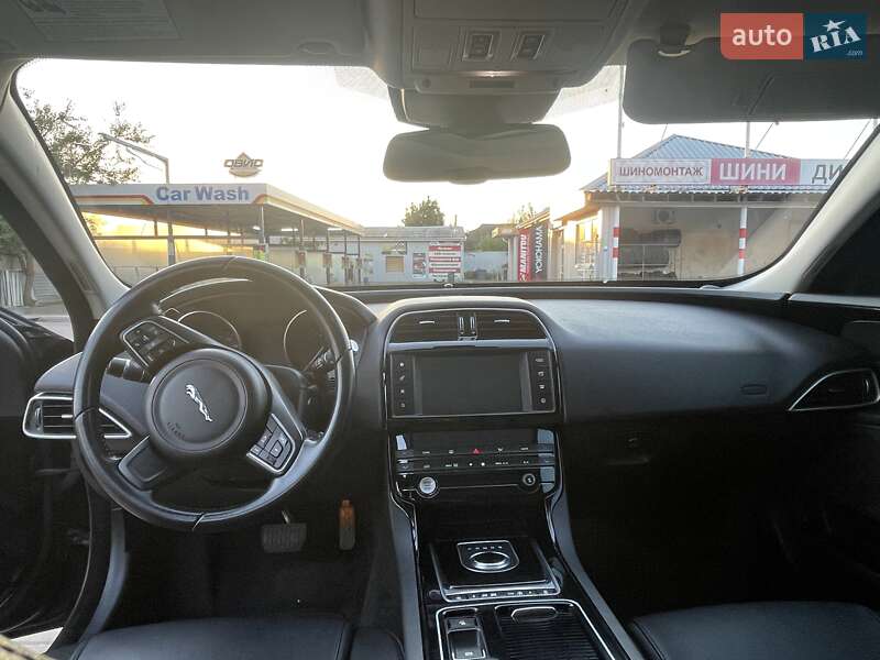 Седан Jaguar XE 2017 в Харькове