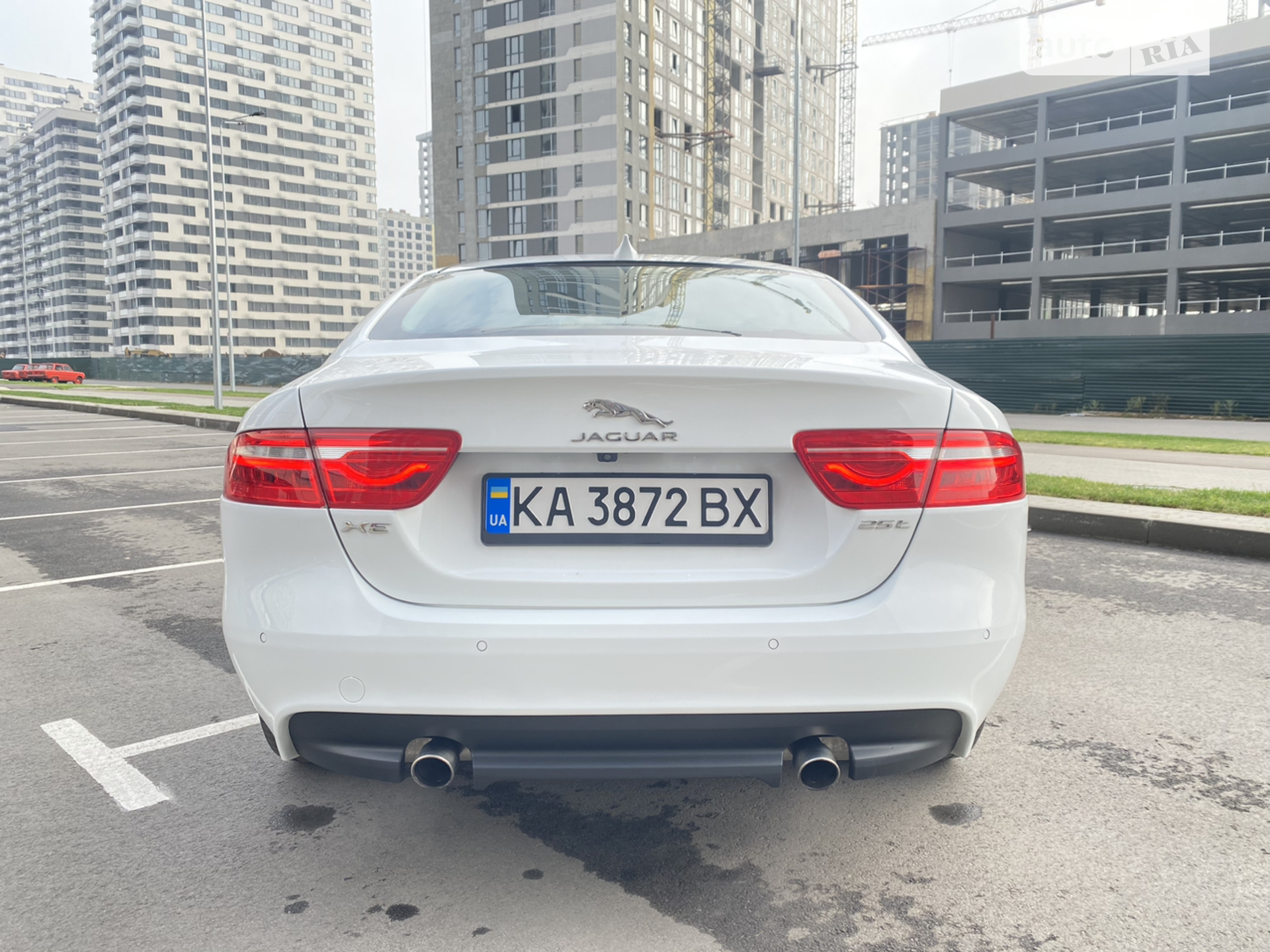 2019 Jaguar XE - мініатюра 3