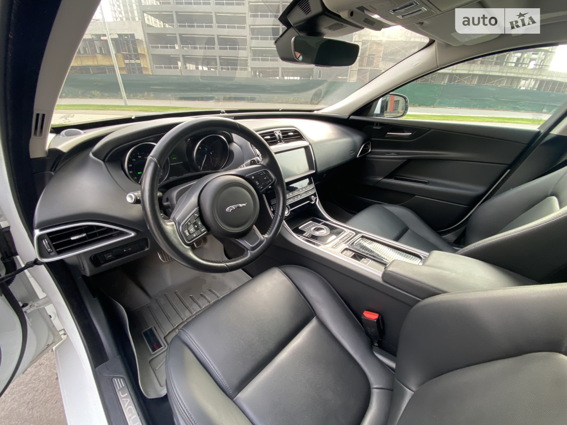 2019 Jaguar XE - мініатюра 6