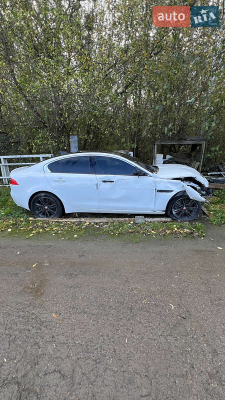 Седан Jaguar XE 2016 в Івано-Франківську