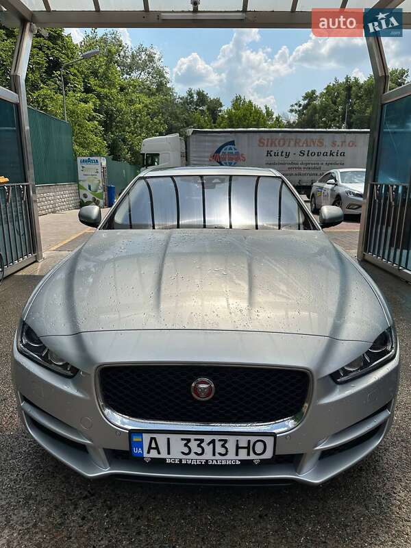 Седан Jaguar XE 2016 в Києві