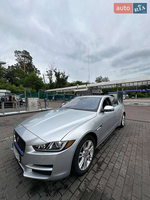 Седан Jaguar XE 2016 в Києві