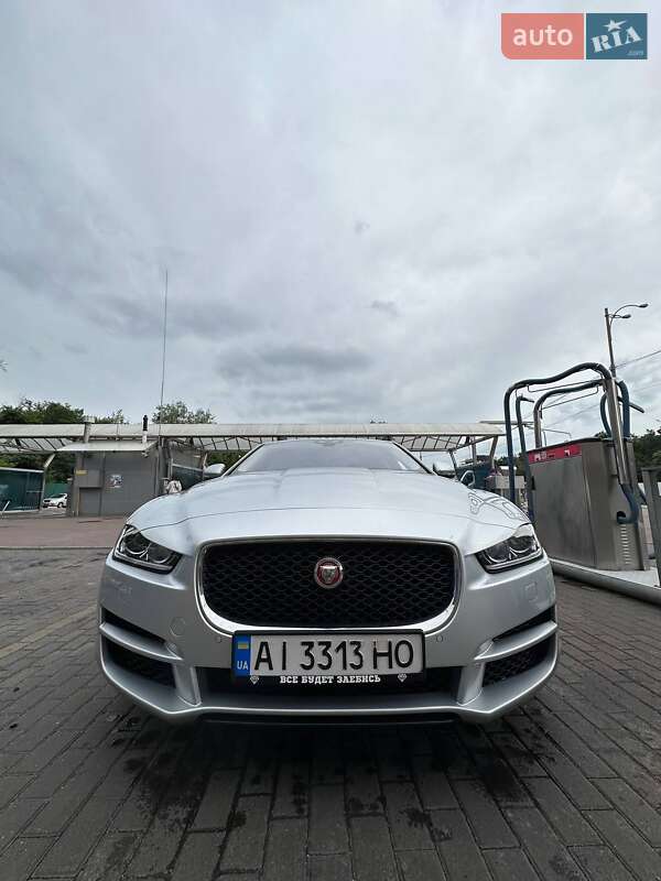 Седан Jaguar XE 2016 в Києві