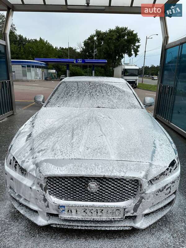 Седан Jaguar XE 2016 в Києві