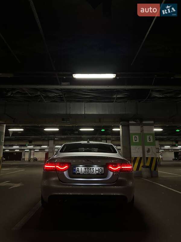 Седан Jaguar XE 2016 в Києві