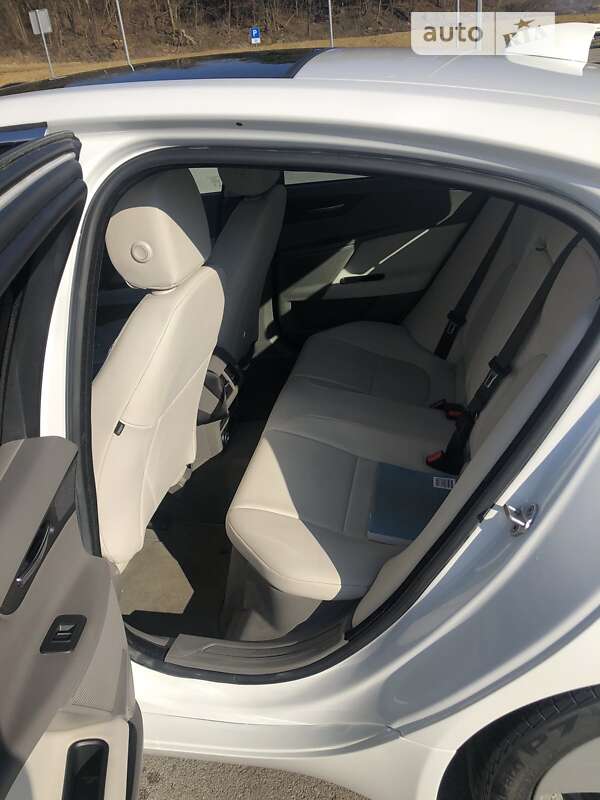 Седан Jaguar XE 2017 в Ивано-Франковске