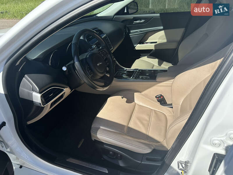 Седан Jaguar XE 2015 в Одессе