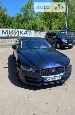 Седан Jaguar XE 2016 в Києві