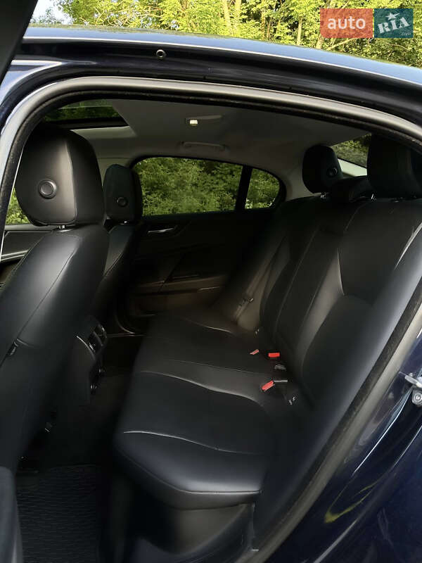 Седан Jaguar XE 2016 в Тернополе фото 12 Седан Jaguar XE 2016 в Тернополе