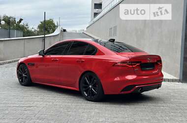 Седан Jaguar XE 2020 в Киеве