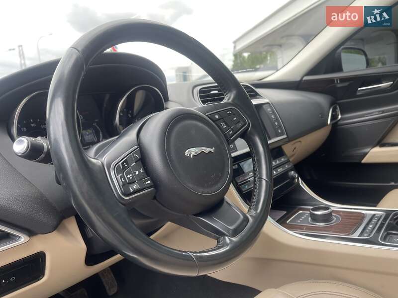 Седан Jaguar XE 2016 в Одессе