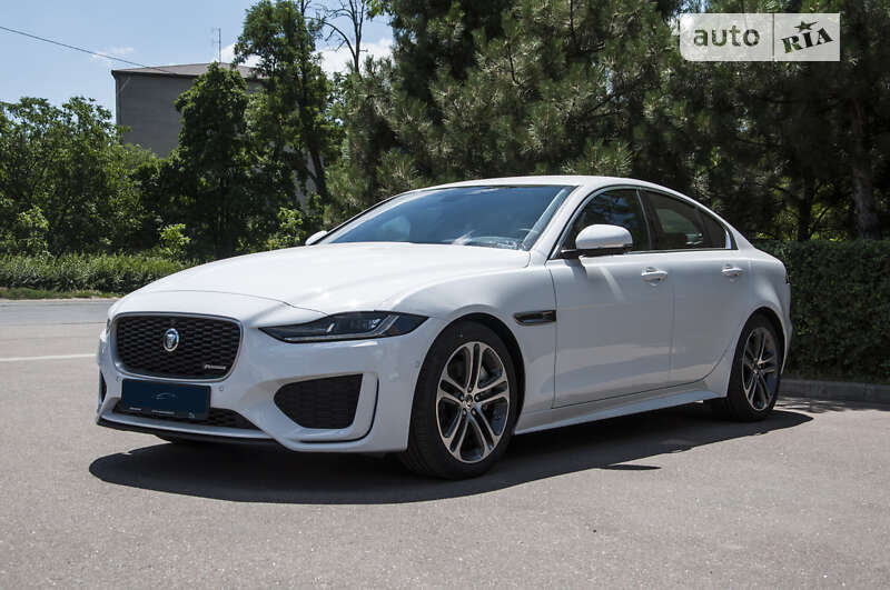 Jaguar XE 2024