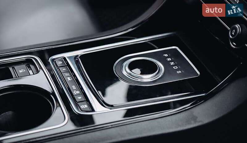 Седан Jaguar XE 2016 в Киеве фото 16 Седан Jaguar XE 2016 в Киеве