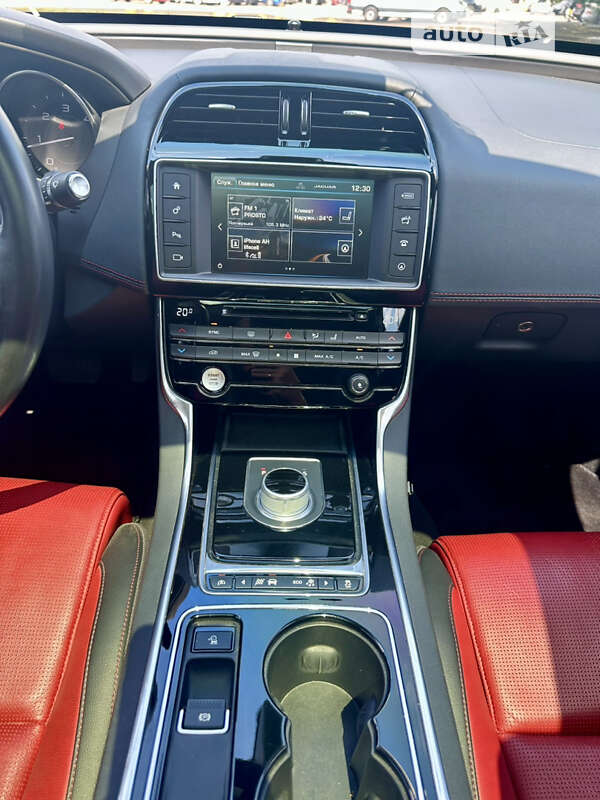 Седан Jaguar XE 2015 в Одессе