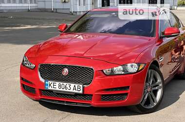 Седан Jaguar XE 2016 в Дніпрі