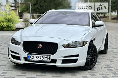 Седан Jaguar XE 2016 в Одесі