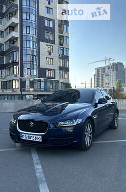 Седан Jaguar XE 2015 в Киеве