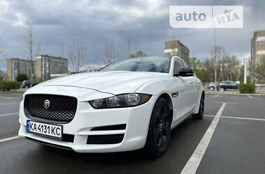 Седан Jaguar XE 2017 в Києві