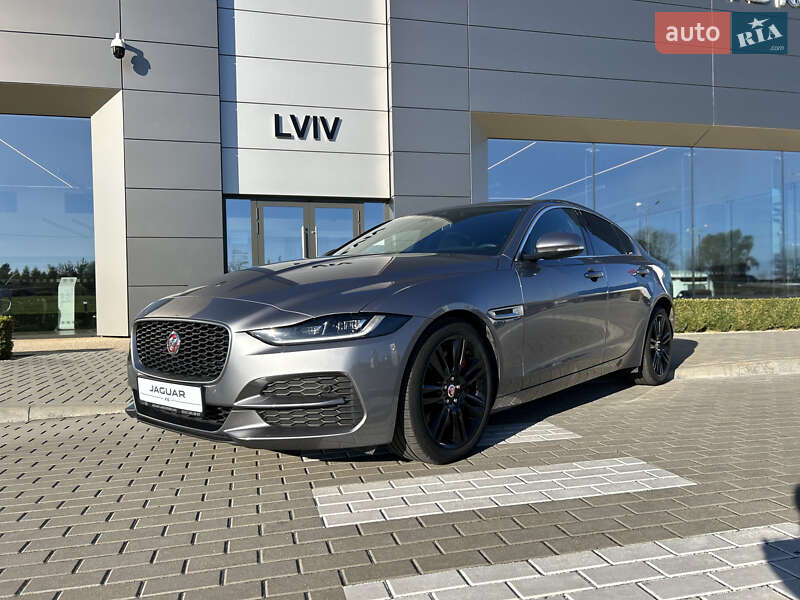 Jaguar XE 2020
