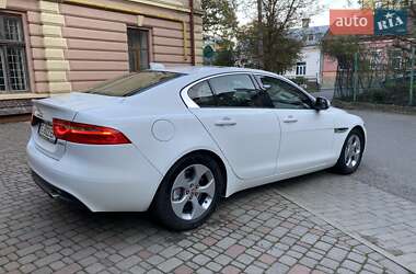 Седан Jaguar XE 2018 в 