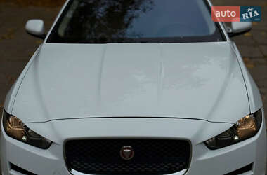 Седан Jaguar XE 2017 в Киеве