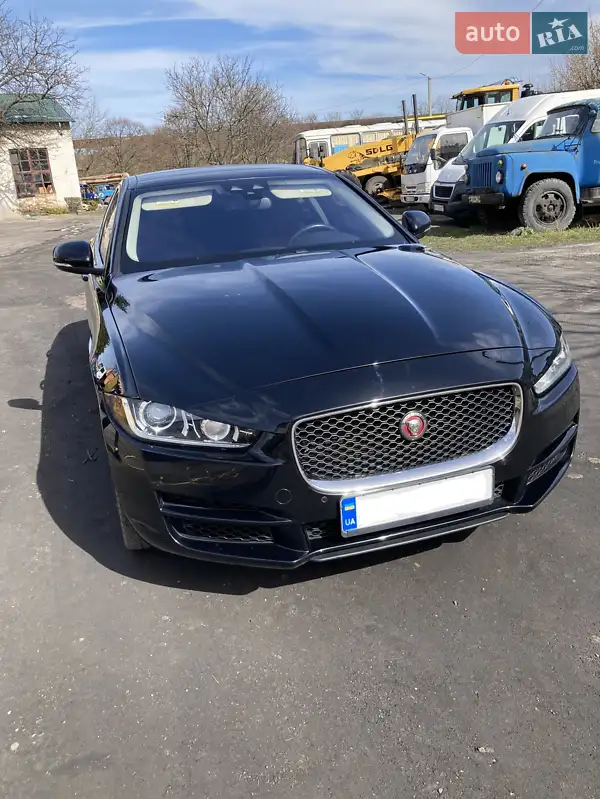 Jaguar XE