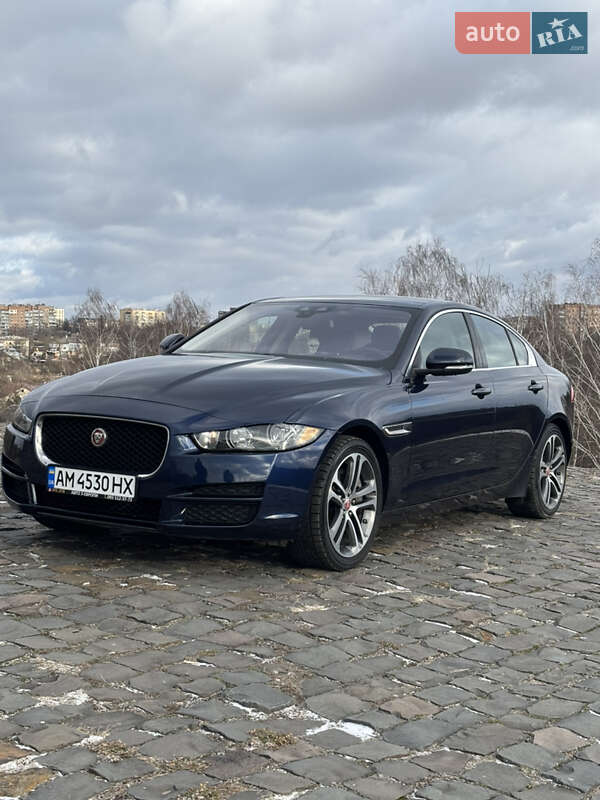 Jaguar XE 2016