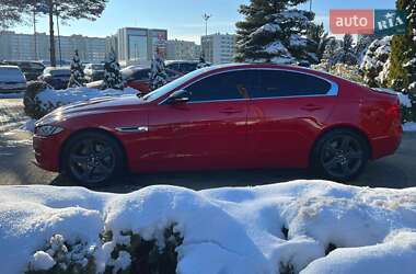 Седан Jaguar XE 2018 в Львові