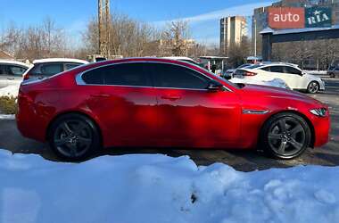 Седан Jaguar XE 2018 в Львові