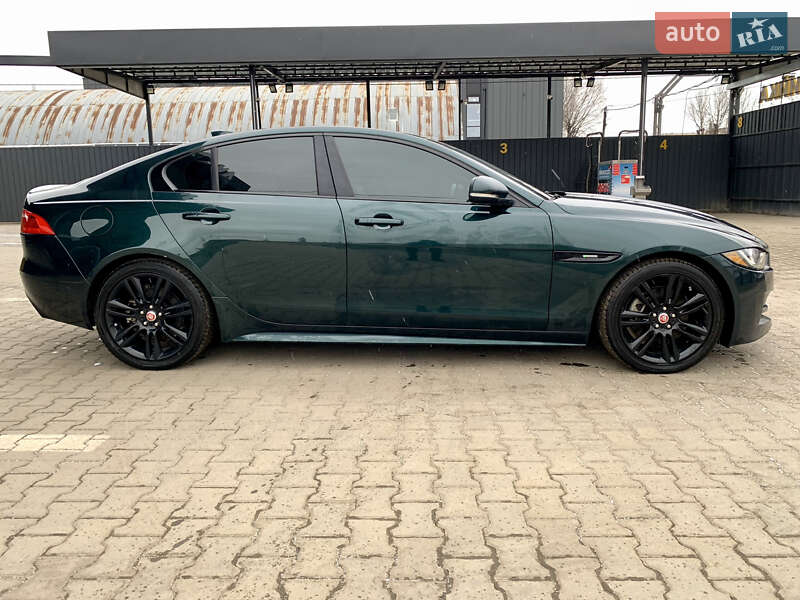 Седан Jaguar XE 2016 в Хмельницькому