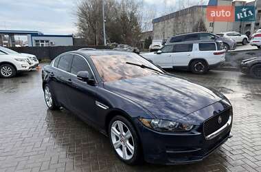 Седан Jaguar XE 2017 в Луцке