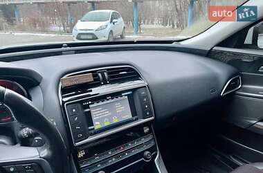 Седан Jaguar XE 2016 в Києві