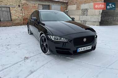 Седан Jaguar XE 2016 в 