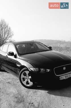 Седан Jaguar XE 2016 в Тернополі