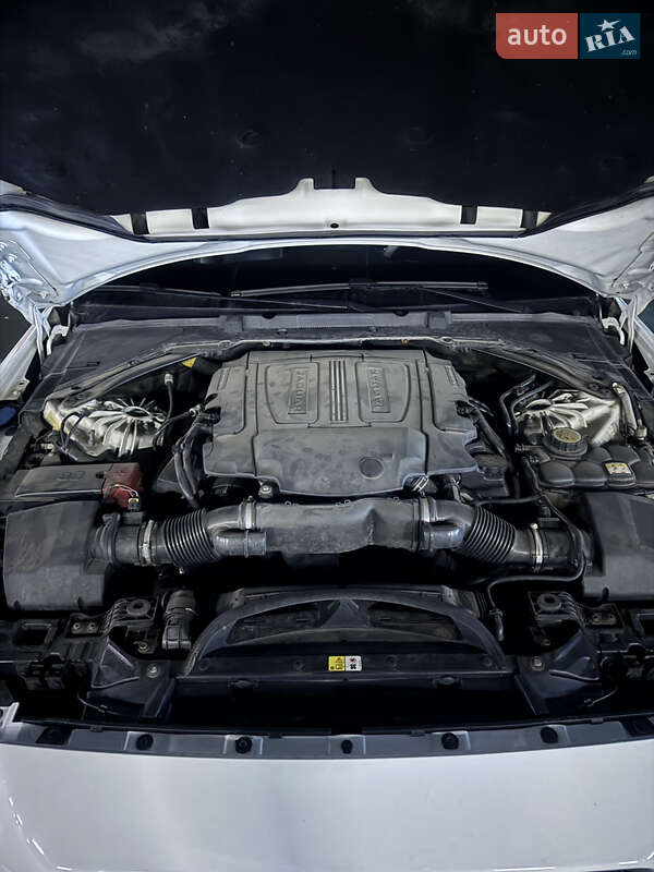 Седан Jaguar XE 2017 в Киеве