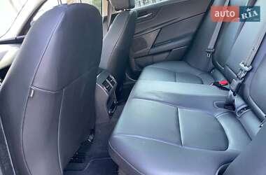 Седан Jaguar XE 2016 в 
