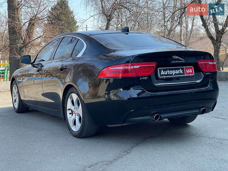 Седан Jaguar XE 2016 в Киеве
